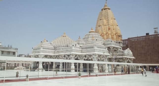 વાસંતી નવરાત્રીનો પ્રારંભઃ અંબાજી મંદિરમાં પૂજા અર્ચનાનું વિશેષ આયોજન