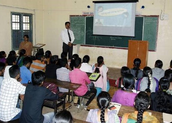 ગુજરાતમાં ધો-9થી 12ના વર્ગો શરૂ થયા બાદ હવે કોલેજમાં પ્રથમ વર્ષના વર્ગો શરૂ થશે