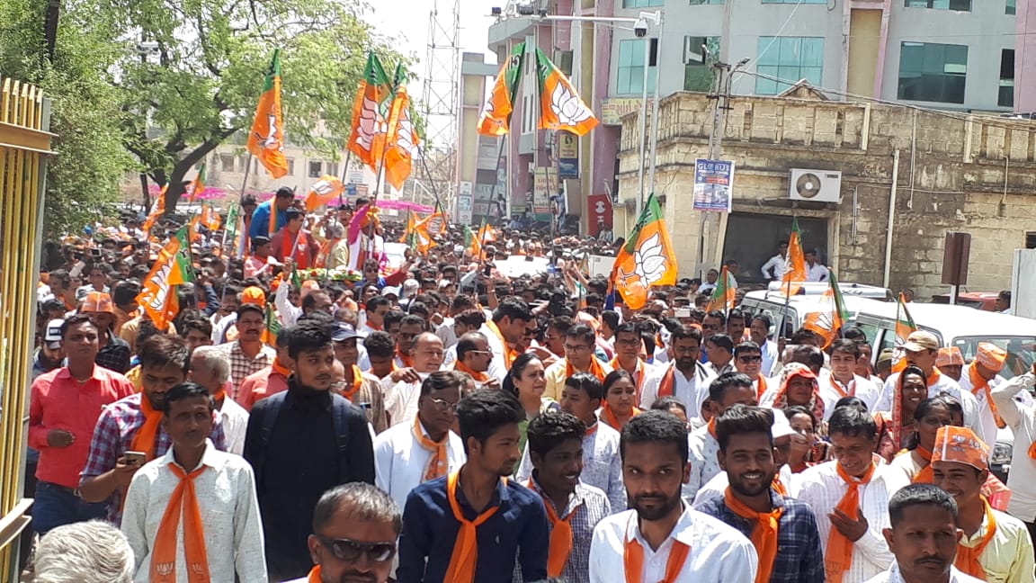 સાબરકાંઠા લોકસભાના ભાજપના ઉમેદવાર દિપસિંહ રાઠોડે પોતાનું ઉમેદવારી ફોર્મ ભર્યું