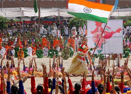 આઝાદીનો અમૃત મહોત્સવ: રાજ્યભરમાં દેશભક્તિના માહોલ સાથે ઉજવણી