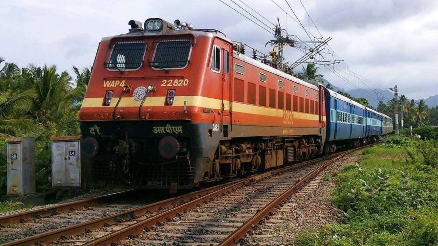 Indian-Railways-Starts-392-Festivals-Trains-From-Today