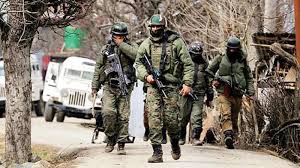 જમ્મુ-કાશ્મીરમાં ગ્રેનેડ વડે હુમલો કરવાનું પાકિસ્તાનનું કાવતરું નિષ્ફળ – સુરક્ષા દળોએ આતંકીઓના ત્રણ સહાયકોની ઘરપકડ કરી