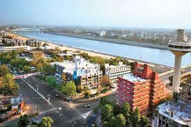 આઈઆઈટી મુંબઈ દ્રારા 24 જેટલા પરિબળોના આધારે કરવામાં આવેલા સર્વેમાં ‘ક્વોલિટી ઓફ લાઈફ’ની દ્રષ્ટિએ અમદાવાદ 8માં નંબરે