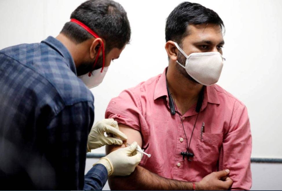 કોરોના રસીકરણ અભિયાનઃ ગુજરાતમાં 6.60 લાખ લોકોને અપાઈ રસી