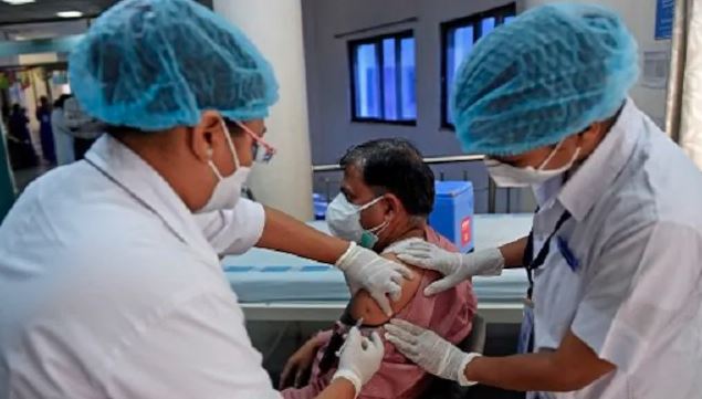 કોરોના વેક્સીનેશન : એક દિવસમાં 18.40 લાખ ડોઝ આપવામાં આવ્યા, જાણો દેશમાં અત્યાર સુધીમાં કેટલા લોકોને રસી આપવામાં આવી