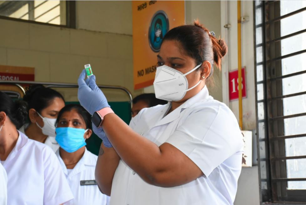 કોરોના મહામારીઃ ગુજરાતમાં એક કરોડ નાગરિકો કોરોના રસીના બંને ડોઝ લઈને બન્યા સુરક્ષિત