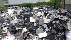 પર્યાવરણ માટે કચરાનો નિકાલ મોટી સમસ્યા – માત્ર 10 ટકા ઈ-કચરાનું જ થાય છે રિસાયક્લિંગ 