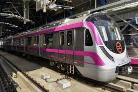 દિલ્હીમાં લોકડાઉન – 30 મિનિટના અંતરે 50 લોકોની ક્ષમતાથી ચાલશે મેટ્રો, મુસાફરોની સંખ્યાને ધ્યાનમાં લઈને બસો દોડાવાશે