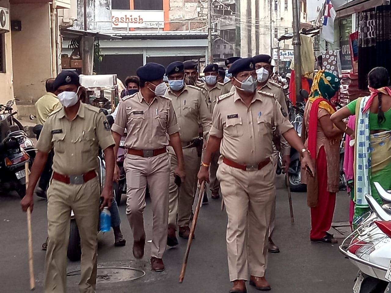 ગુજરાતઃ અલકાયદાના આતંકવાદી હુમલાની ધમકીને પગલે પોલીસ એલર્ટ