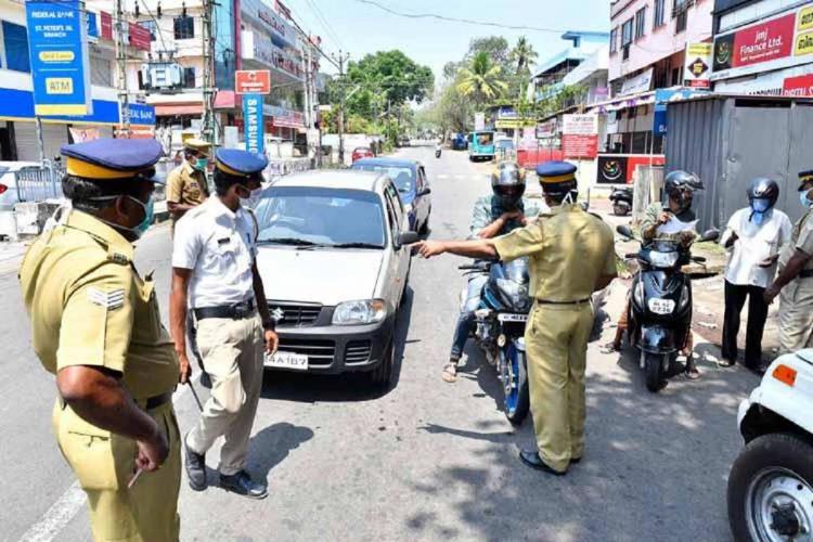 Kerala_police_lockdown_1200_12042021-1200