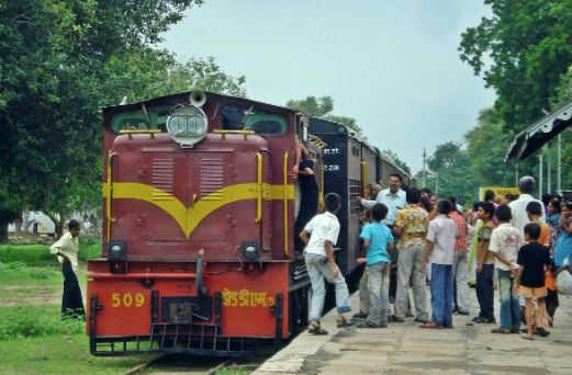 અમદાવાદ ડિવિઝનને આવક થતી ન હોવાથી 23 હોલ્ટ સ્ટેશન કાયમી ધોરણે બંધ કરવાનો નિર્ણય