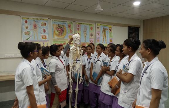 ગુજરાતમાં કોરોના સંકટઃ ITI અને નર્સિંગના વિદ્યાર્થીઓને માસ પ્રમોશન