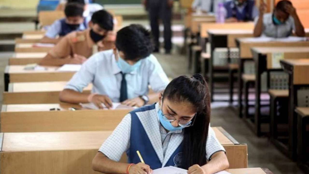 ગુજરાત:  ધો.10 અને 12ના વિદ્યાર્થીઓને માસ પ્રમોશન બાદ, રિપીટર વિદ્યાર્થીઓની પરીક્ષા 15 જુલાઈએ