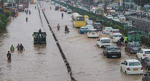 મુંબઈમાં આકાશી આફતનો કહેરઃ ભારે વરસાદને લઈને અનેક જીલ્લામાં રેડએલર્ટ 