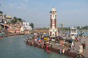 Clock_Tower,_at_Har-ki-Pauri,_Haridwar