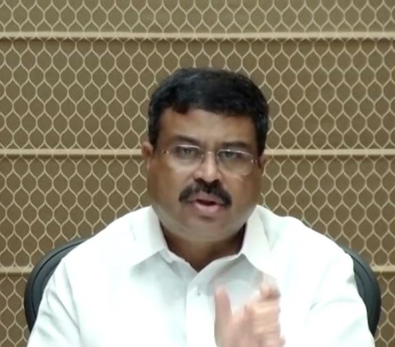 વ્યક્તિત્વ અને ચરિત્ર નિર્માણમાં ગુરૂની ભૂમિકા મુખ્ય – કેન્દ્રીય શિક્ષણ મંત્રી