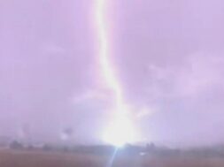 Dantiwada, lightning struck-1