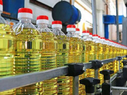 Cans of edible oil-1