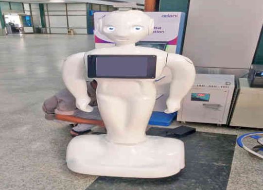 અમદાવાદ એરપોર્ટ પર મુસાફરોનો મિત્ર બનશે રોબોટ, આ રીતે બનશે માર્ગદર્શક