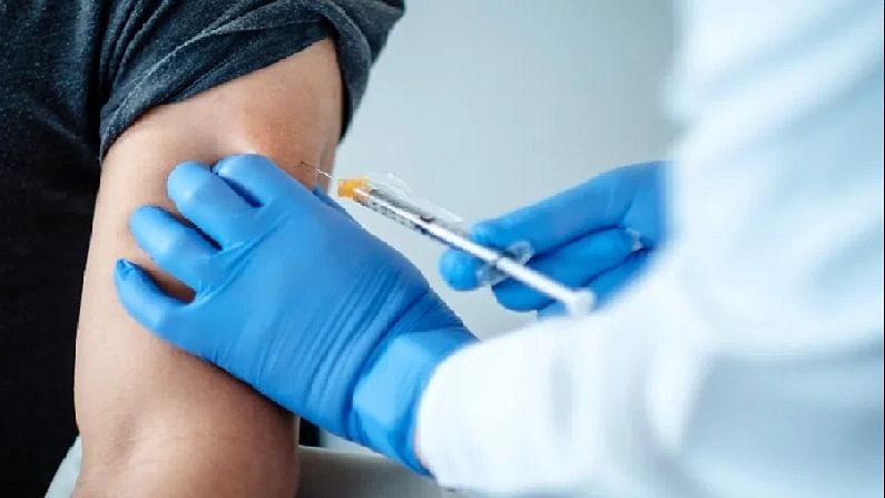 ગુજરાતમાં સરકારી કર્મચારીઓને રૂપિયા 290માં કોરોના વિરોધી રસીનો ત્રીજો (બુસ્ટર) ડોઝ અપાશે