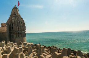 top-places-to-visit-in-dwarka-on-a-one-day-trip
