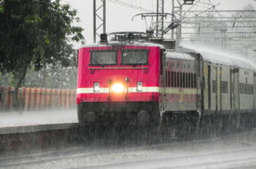 Train and Rain_Revoi