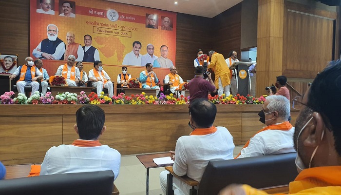 ગુજરાતના નવા મુખ્યમંત્રી ભુપેન્દ્ર પટેલ બન્યાં, BJP ધારાસભ્ય દળની બેઠકમાં અનુમોદન