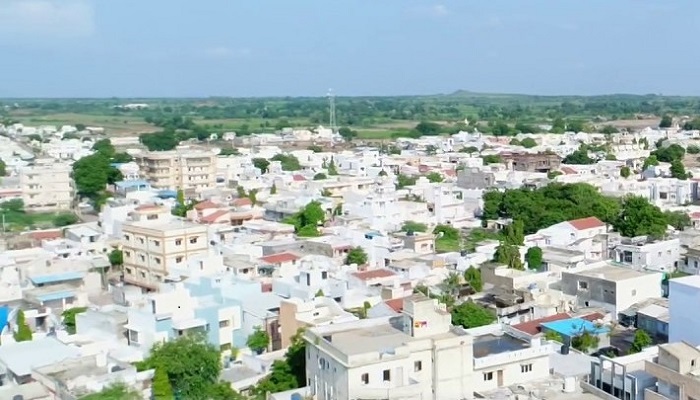 કચ્છના રાપરને રેલવે સેવાથી જોડવા રેલ અધિકારીઓએ સાંસદને સાથે રાખીને કર્યું સ્થળ નિરિક્ષણ