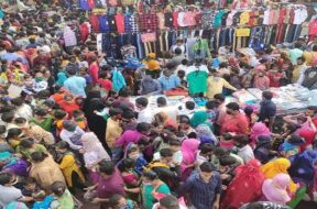 Ahmedabad shoping crowd-1