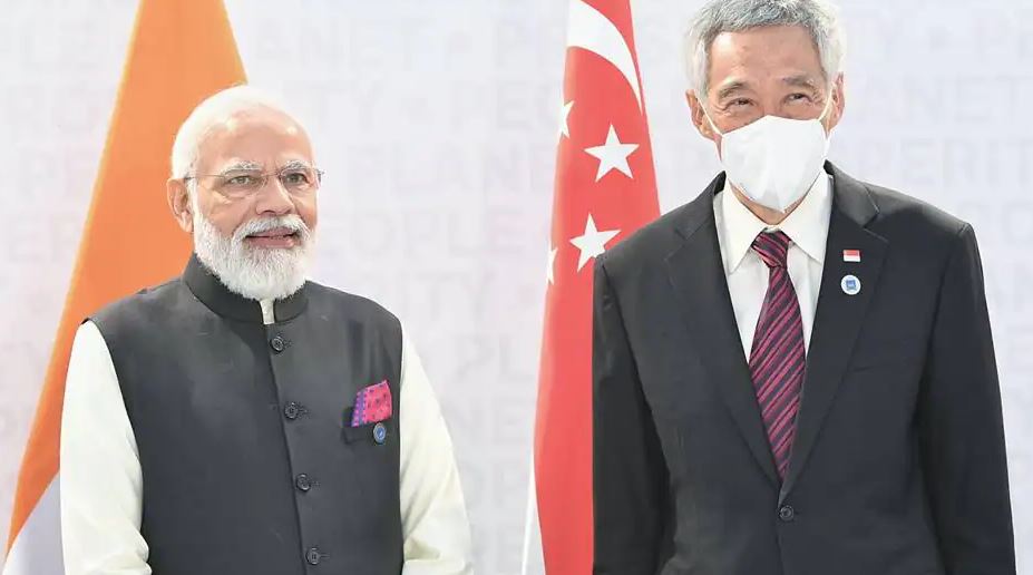 G-20 શિખર સંમેલન: પીએમ મોદીએ સિંગાપોરના વડાપ્રધાન લી હેસિએન લૂંગ સાથે બેઠક યોજી