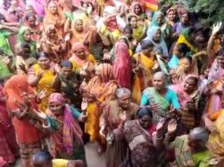 thangagh palica women-1