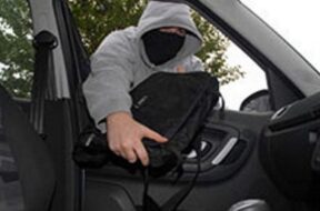 theft-in-car-1