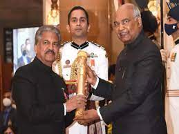 આનંદ મહિન્દ્રાનું ઉદાર વલણઃ- ટ્વિટ કરીને કહ્યું ‘હું પદ્મ પુરસ્કારને લાયક નથી’ પુરસ્કારોને લઈને મહત્વપૂર્ણ ફેરફાર માટે સરકારનો માન્યો આભાર