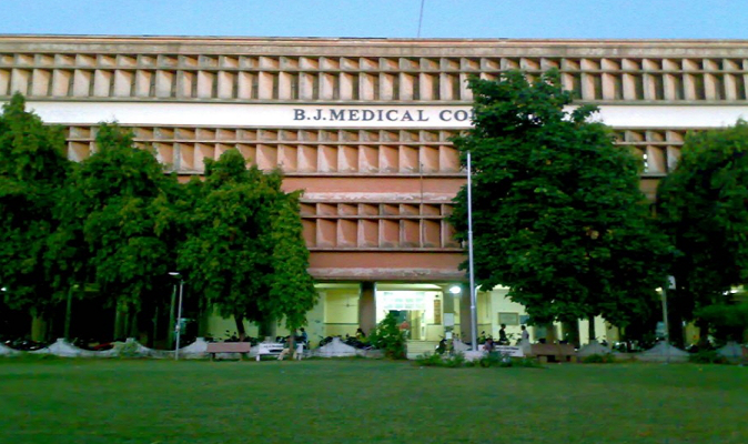 ગુજરાતમાં મેડિકલ કોલેજોમાં PGની બેઠકોમાં વધારો કરવા NMC દ્વારા કાર્યવાહી શરૂ કરાઈ