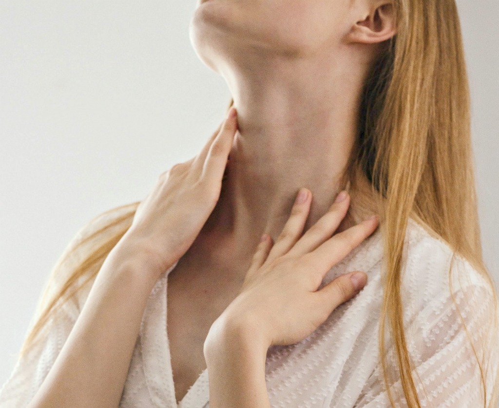 ગરદન પર કરચલીઓ પડી રહી છે ? અહીં જાણો તેનાથી બચવાની સરળ રીતો