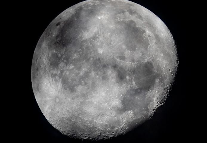 ચંદ્ર પર 1 લાખ વર્ષ સુધી ચાલે તો પણ ખૂટે નહીં તેટલો ઓક્સિજનનો વિપુલ ભંડાર મળ્યો