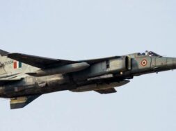 india-s-mig-27-fighter-jet-crashes-near-pakistan-border-1572333002-1053