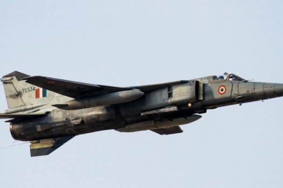 india-s-mig-27-fighter-jet-crashes-near-pakistan-border-1572333002-1053