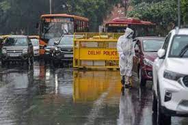 રાજધાની દિલ્હીમાં હવામાનમાં પલટો, કડકતી ઠંડી વચ્ચે પડ્યો વરસાદ – યલો એલર્ટ જારી