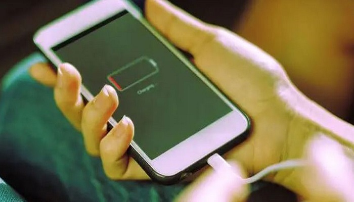 સ્માર્ટફોનની બેટરીની લાઈફ વધારવા આટલું કરો, વારંવાર ચાર્જીંગ કરવાથી મળશે છુટકારો