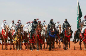 SAUDI-CULTURE-WOMEN-HERITAGE-CAMELS