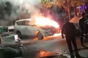 baroda,car fire