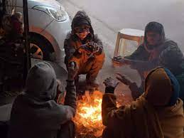 દિલ્હીમાં શીતલહેર યથાવત:બર્ફીલી હવાઓથી વધશે ઠંડી,27 જાન્યુઆરી બાદ મળશે રાહત