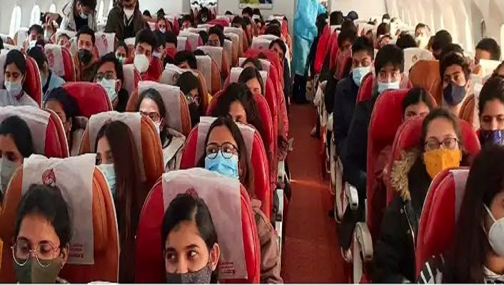 યુક્રેનની સરહદ રોમાનિયાથી ભારતીય વિદ્યાર્થીઓને લઈને એરઈન્ડિયાના વિમાને ભરી ઉડાન
