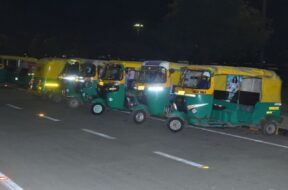 airport rickshaws-1