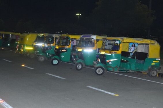 airport rickshaws-1