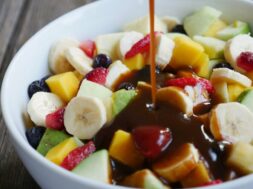 chaat-dressing-on-fruit-salad