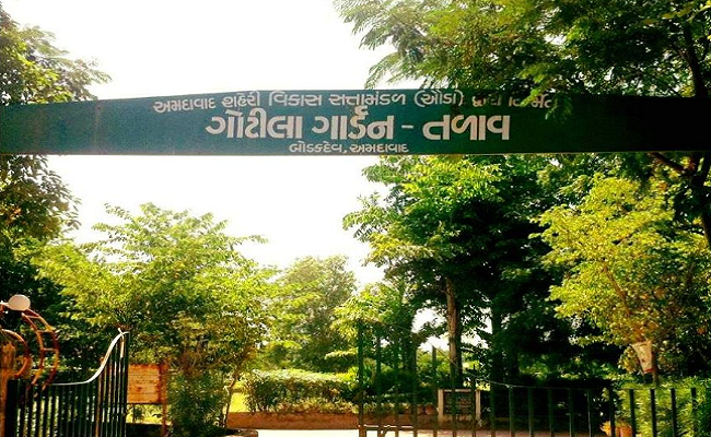અમદાવાદમાં જાહેર બાગ-બગીચા બહાર પાર્કિંગની વ્યવસ્થાને અભાવે લોકોને પડતી મુશ્કેલી