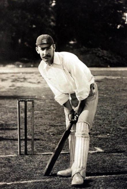 ક્રિકેટ ઈતિહાસમાં સૌથી લાંબી સિક્સર 100 વર્ષ પહેલા આ ખેલાડીએ ફટકારી હતી