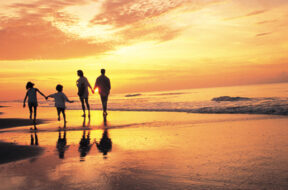 Family-travel-to-beach-Costa-Rica